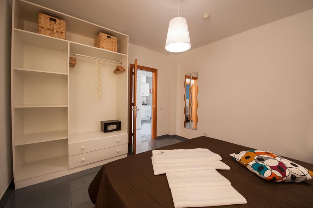 Apartamentos Miami Sun Porto Rico Quarto foto